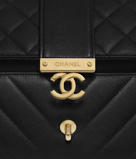 chanel gold class cc handle as0712